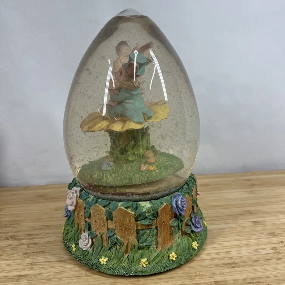 Vintage 1992 Mercuries Easter Bunny Musical Snow‎ Water Globe. Large 9